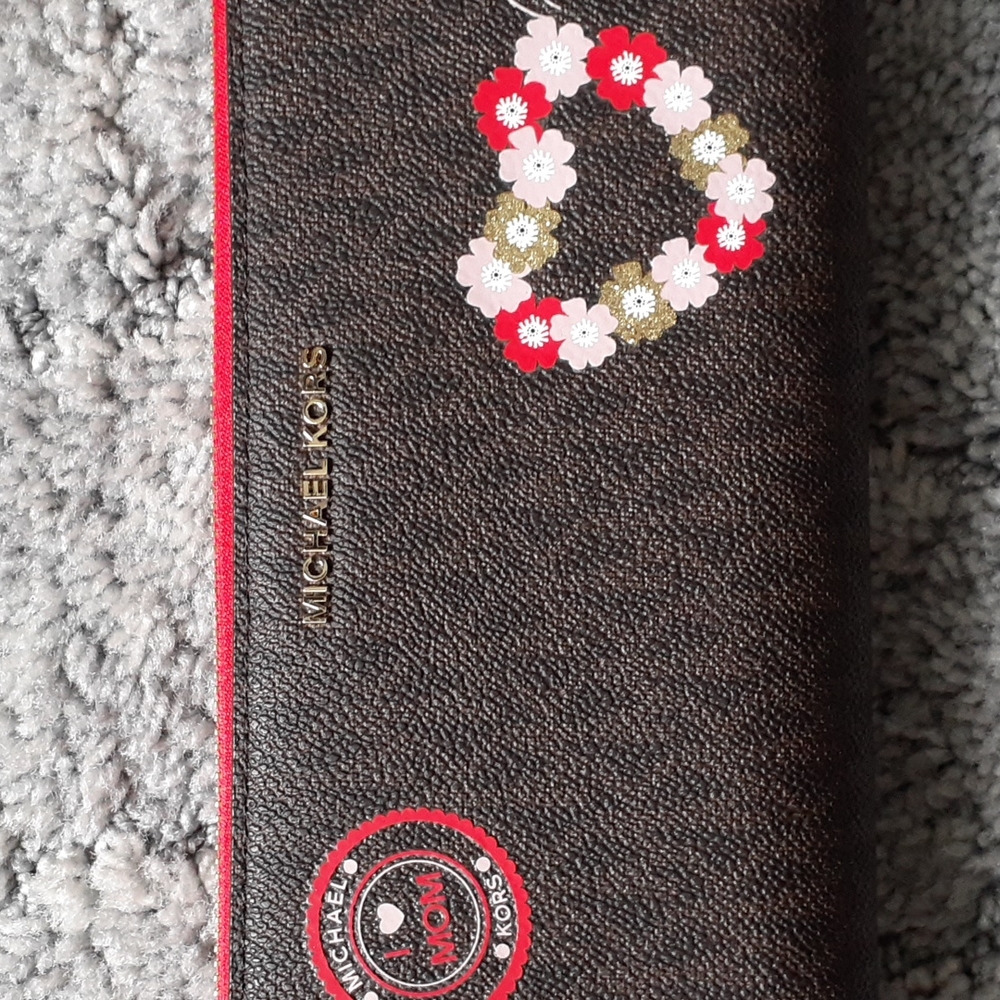 Michael Kors I ❤ Mom Travel Continental Wallet NWT